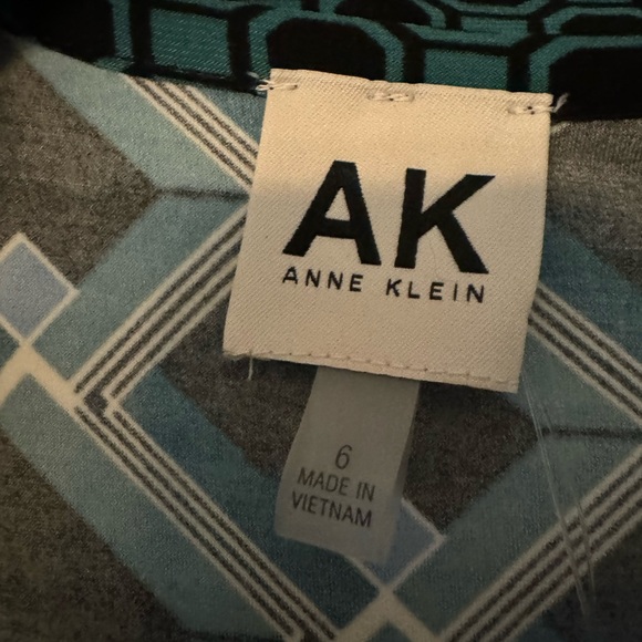 NWT Anne Klein V-neck Wrap Patterned Wrap Dress - Picture 2 of 3